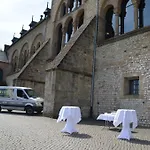 Schiefer Hotel